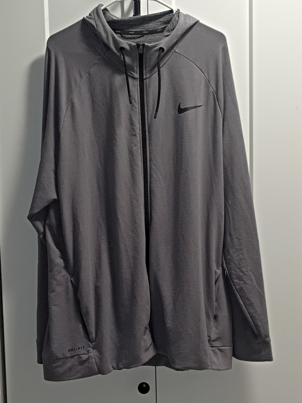 Nike Men’s Charcoal Gray Full-Zip Performance Hoodie Jacket
